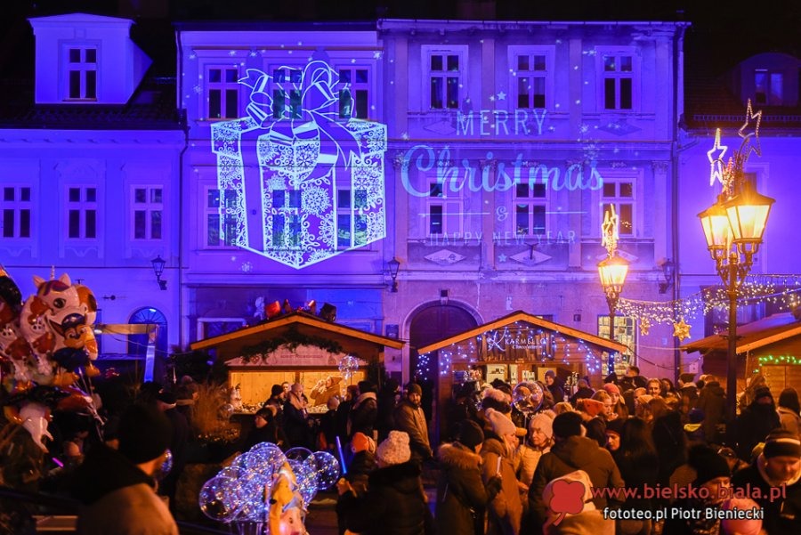 Tłum szczelnie wypełnił Rynek. Fanki Dawida przebyły nawet 600 km! ZDJĘCIA