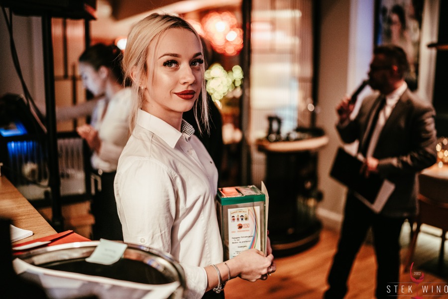 W eleganckiej restauracji na rzecz chorego chłopczyka. Darczyńcy byli hojni - foto