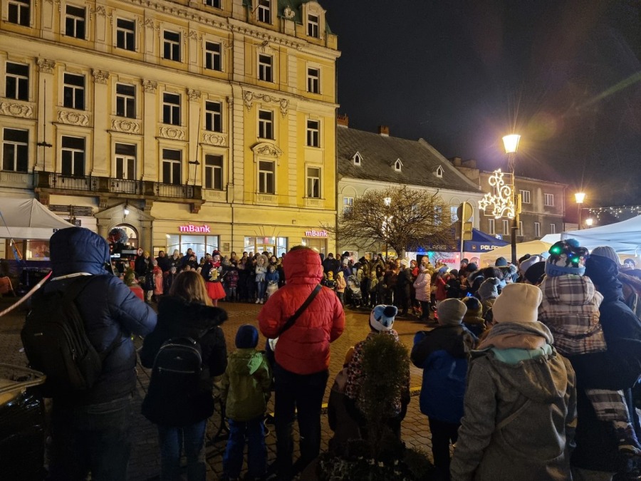 Efektowne show pirotechniczne oczarowało publiczność. Takich widowisk nam trzeba! ZDJĘCIA