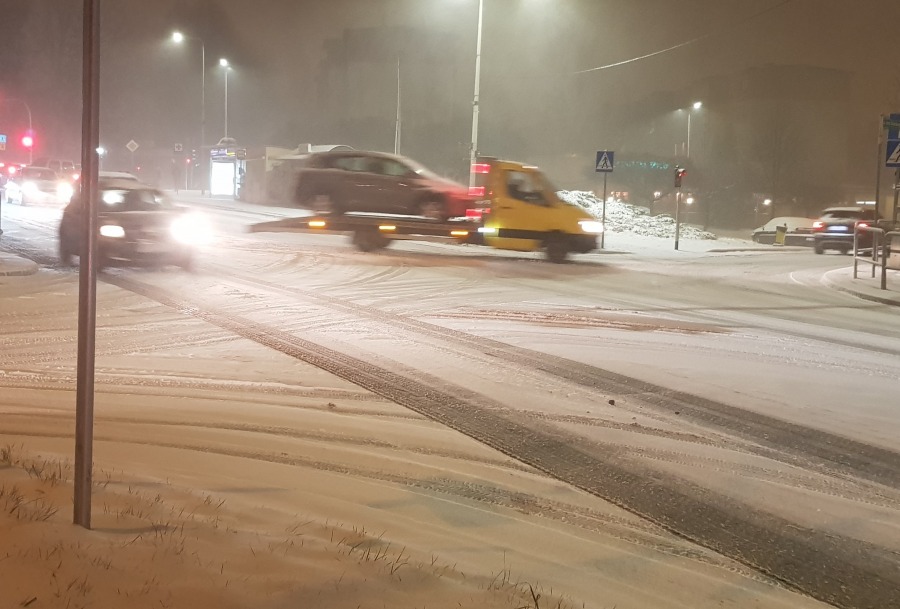Pogoda zaskoczyła synoptyków. Paraliż na Andersa ZDJĘCIA
