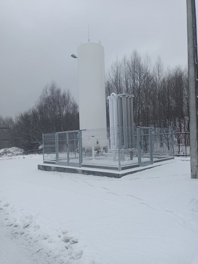 Wielki zbiornik na tlen w Szpitalu Wojewódzkim. Więcej pacjentów pod respiratorami - foto