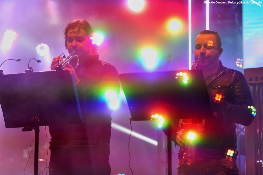 Rewelacyjny sylwester pod ratuszem. Enej zdążył na koncert w Bielsku-Białej ZDJĘCIA