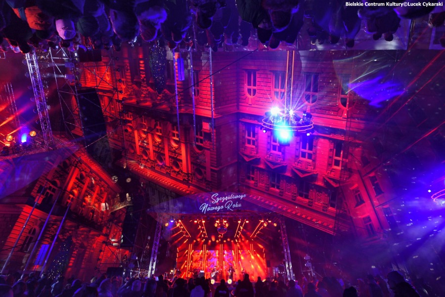 Rewelacyjny sylwester pod ratuszem. Enej zdążył na koncert w Bielsku-Białej ZDJĘCIA
