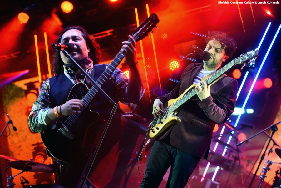 Rewelacyjny sylwester pod ratuszem. Enej zdążył na koncert w Bielsku-Białej ZDJĘCIA