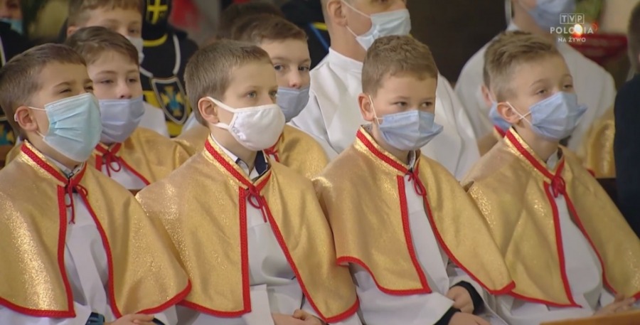 Transmisja na cały świat z os. Karpackiego. Kazanie przy użyciu pluszowej owieczki ZDJĘCIA