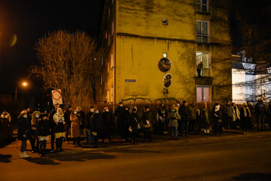Protest przed kurią. "Siostry i bracia zjednoczeni w gniewie” ZDJĘCIA i FILM
