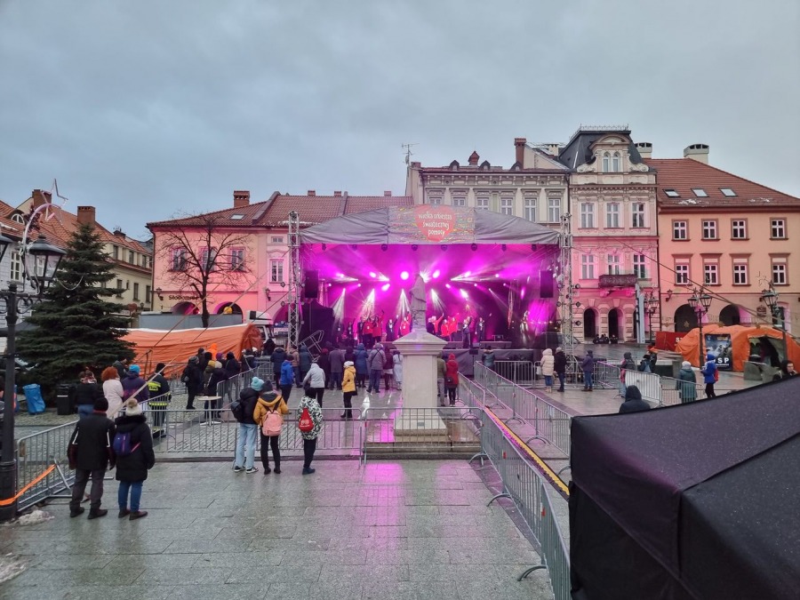 Przejrzyj na oczy! WOŚP wspiera Polaków w potrzebie FILMY I ZDJĘCIA