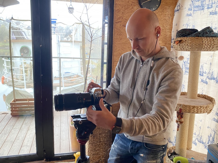 Bielsko-Biała w piwnicy. Premiera filmu z udziałem znanych bielszczan ZDJĘCIA i FILM