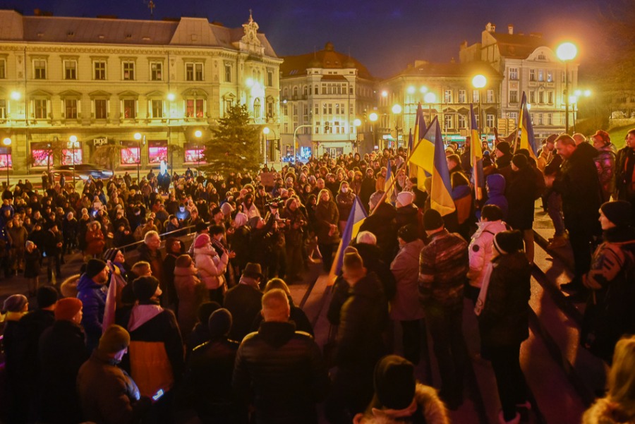 Ukraina potrzebuje naszej pomocy! Silny głos bielszczan na placu Chrobrego ZDJĘCIA