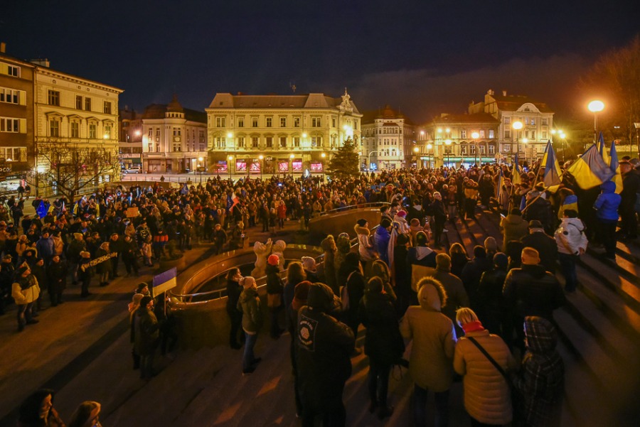 Ukraina potrzebuje naszej pomocy! Silny głos bielszczan na placu Chrobrego ZDJĘCIA