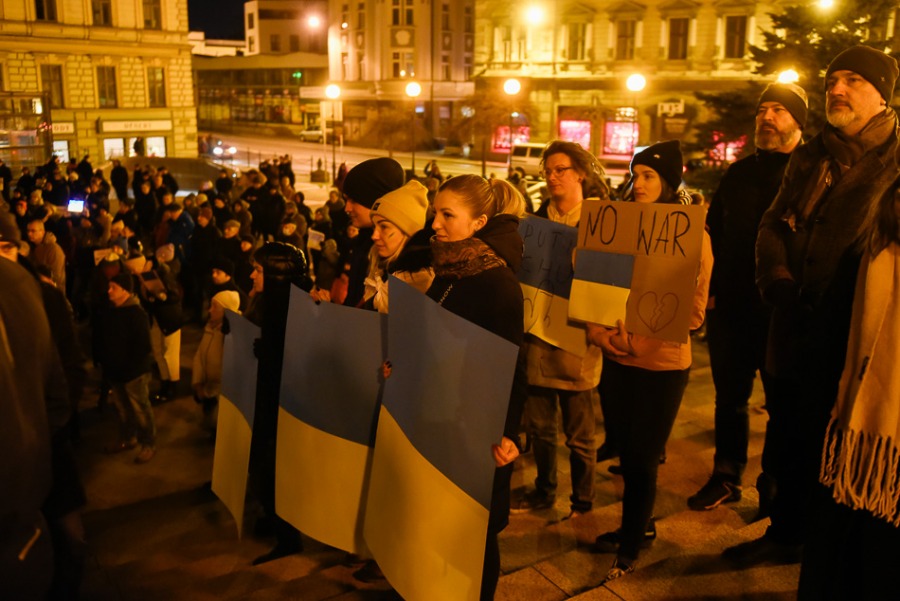 Ukraina potrzebuje naszej pomocy! Silny głos bielszczan na placu Chrobrego ZDJĘCIA