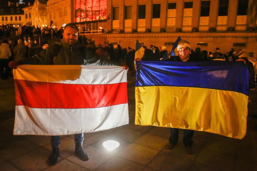 Ukraina potrzebuje naszej pomocy! Silny głos bielszczan na placu Chrobrego ZDJĘCIA
