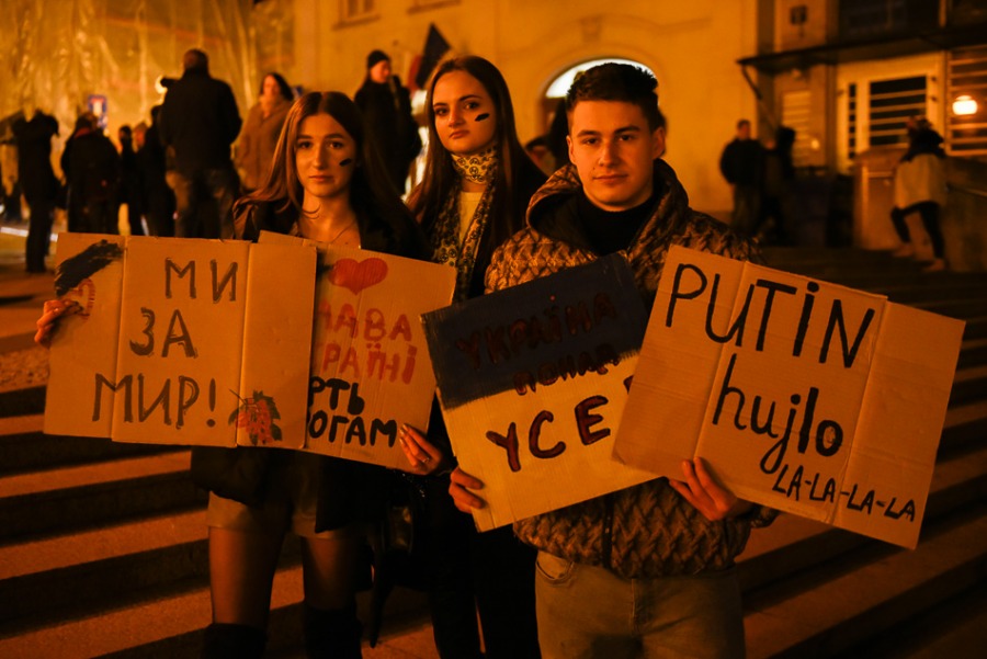 Ukraina potrzebuje naszej pomocy! Silny głos bielszczan na placu Chrobrego ZDJĘCIA