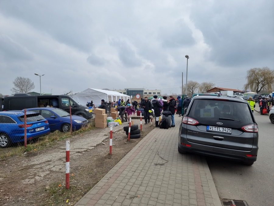 Portal bielsko.biala.pl jedzie z darami na granicę. Relacja na żywo AKTUALIZACJA