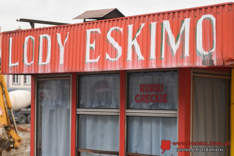 Lody Eskimo przechodzą do historii. Wyburzenia na placu Wojska Polskiego ZDJĘCIA