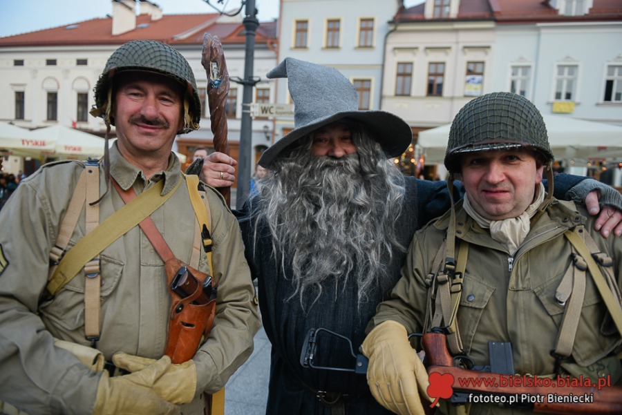 Tłumy na Rynku. Hity muzyki filmowej w spektakularnej oprawie ZDJĘCIA