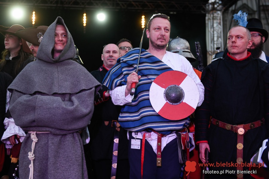 Tłumy na Rynku. Hity muzyki filmowej w spektakularnej oprawie ZDJĘCIA