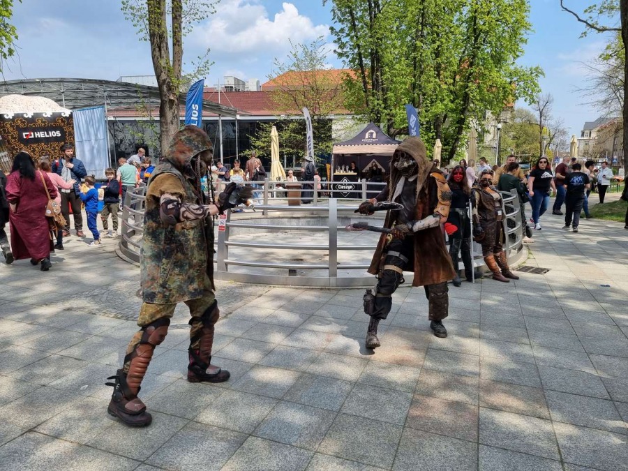 Prawdziwa gratka dla fanów „Władcy Pierścieni” i „Gwiezdnych Wojen” ZDJĘCIA