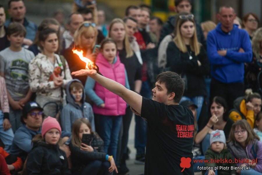 Wieczorem zapłonął plac Chrobrego. Widzowie byli zachwyceni! ZDJĘCIA