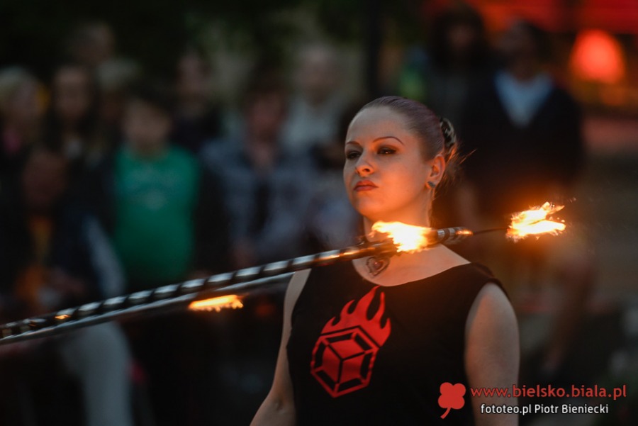 Wieczorem zapłonął plac Chrobrego. Widzowie byli zachwyceni! ZDJĘCIA