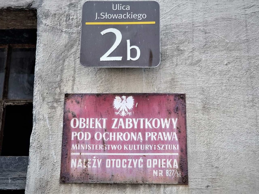 Brzydkie, brudne i zapomniane. W podcieniach zmieni się na lepsze ZDJĘCIA