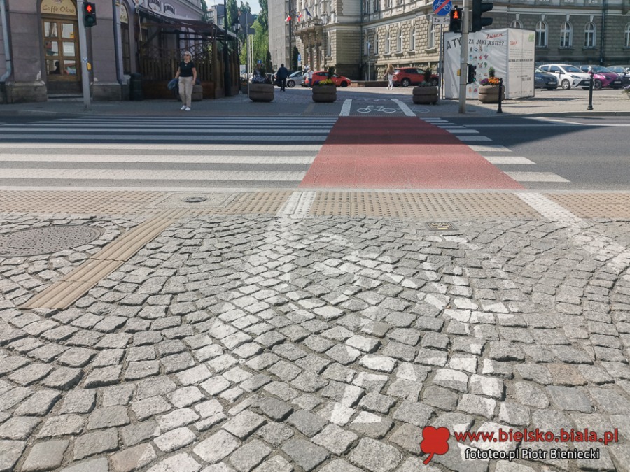 Koszmar na sztandarowej trasie rowerowej. Zagrożenia dla rowerzystów ZDJĘCIA