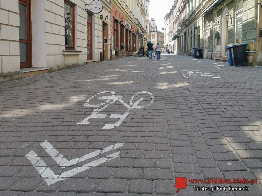 Koszmar na sztandarowej trasie rowerowej. Zagrożenia dla rowerzystów ZDJĘCIA