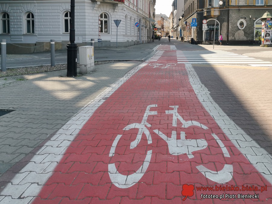 Koszmar na sztandarowej trasie rowerowej. Zagrożenia dla rowerzystów ZDJĘCIA