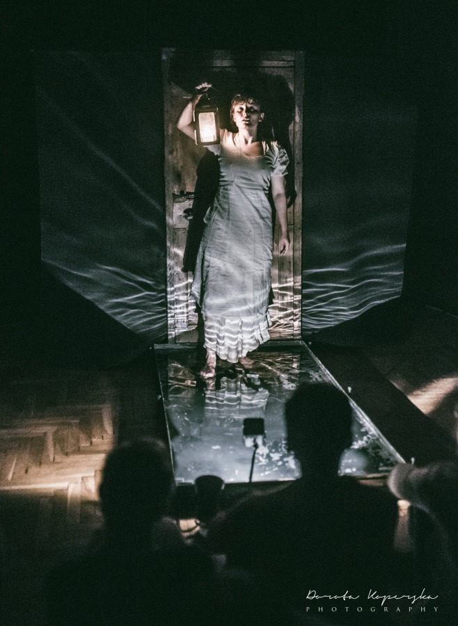 Wielki teatr w Bielsku-Białej. Publiczność zachwycona grą aktorów - ZDJĘCIA I WIDEO