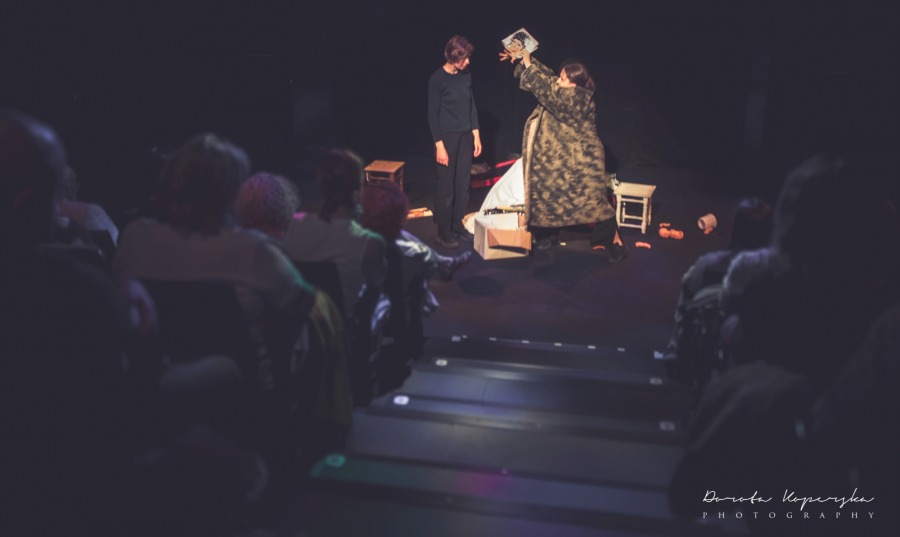 Wielki teatr w Bielsku-Białej. Publiczność zachwycona grą aktorów - ZDJĘCIA I WIDEO