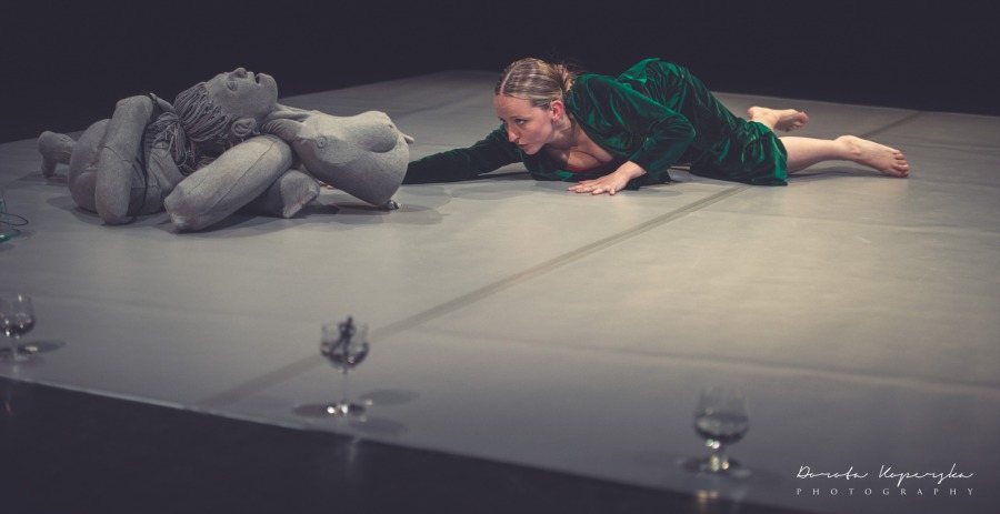 Wielki teatr w Bielsku-Białej. Publiczność zachwycona grą aktorów - ZDJĘCIA I WIDEO
