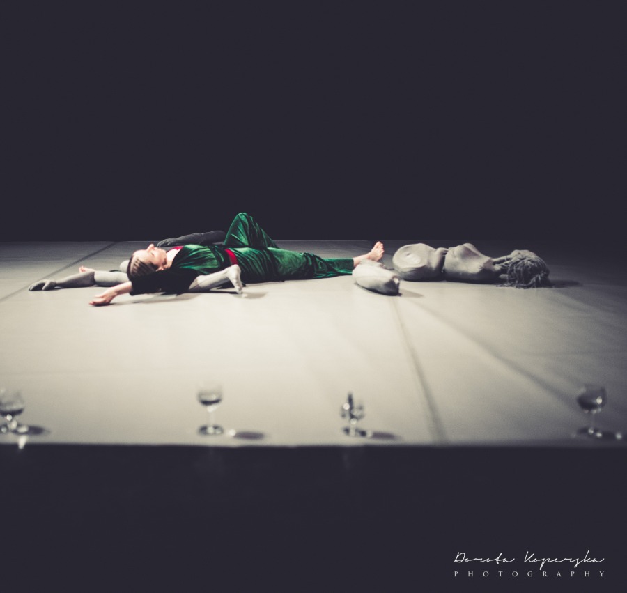 Wielki teatr w Bielsku-Białej. Publiczność zachwycona grą aktorów - ZDJĘCIA I WIDEO