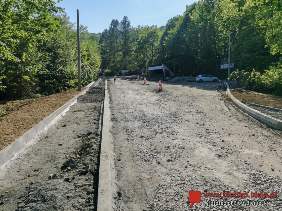 Beton pod Szyndzielnią. Kontrowersyjna inwestycja nabiera kształtów ZDJĘCIA