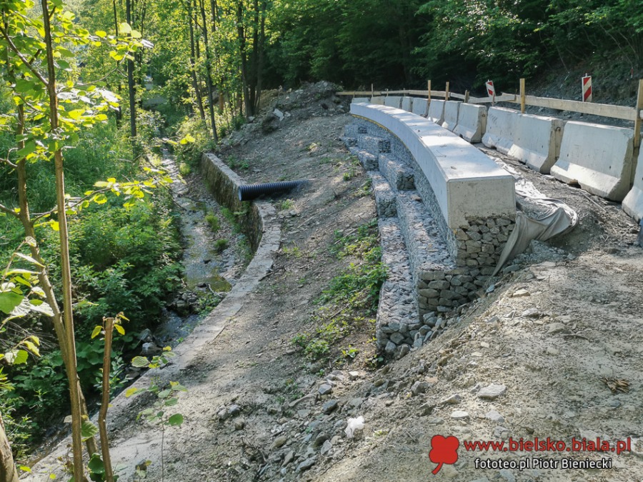 Beton pod Szyndzielnią. Kontrowersyjna inwestycja nabiera kształtów ZDJĘCIA