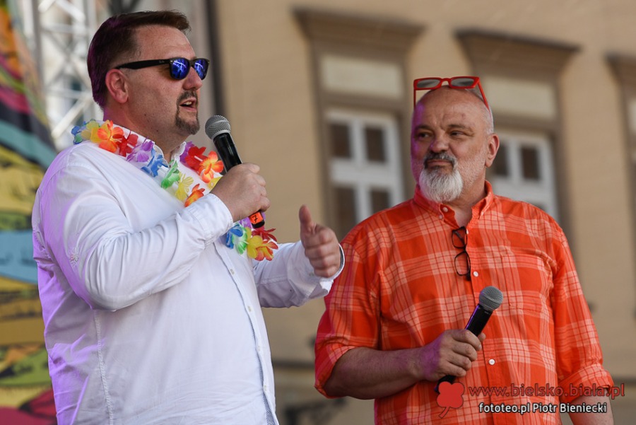 Radosny pochód na ulicach Bielska-Białej. Parada, jak w Ameryce ZDJĘCIA
