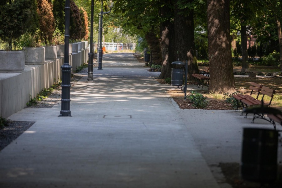Tak wygląda zmodernizowany park za Ratuszem. Przed otwarciem odwiedzili go wandale ZDJĘCIA