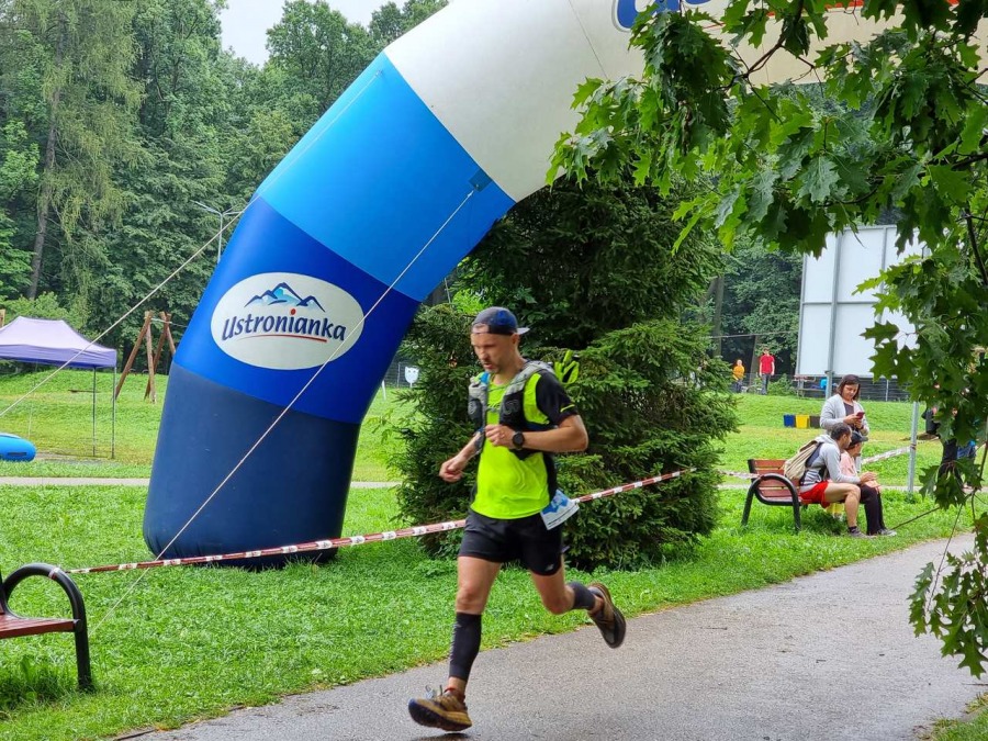 Słynny bieg górski w Bielsku-Białej. 13 godzin na morderczej trasie ZDJĘCIA