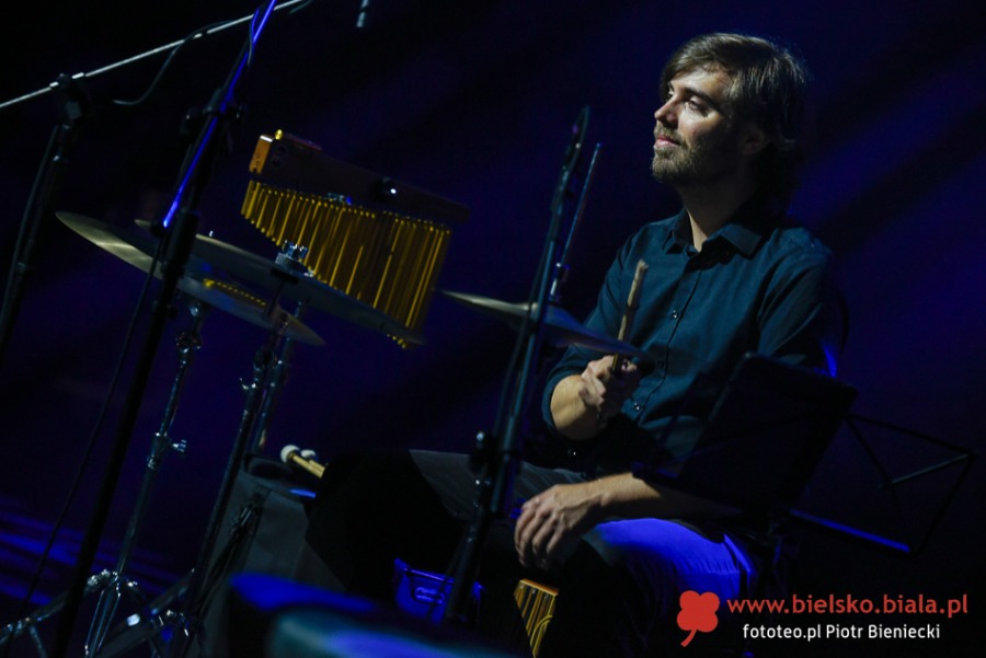 Przeboje Beatlesów i Elvisa. Mika idzie w ślady swoich wielkich rodziców ZDJĘCIA