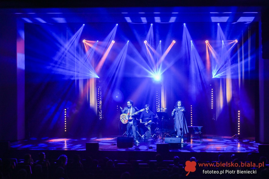 Przeboje Beatlesów i Elvisa. Mika idzie w ślady swoich wielkich rodziców ZDJĘCIA