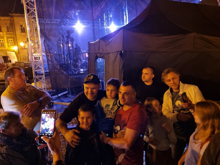 Karolak jest wszędzie! Gwiazdor „Listów do M.” śpiewa w Bielsku-Białej ZDJĘCIA