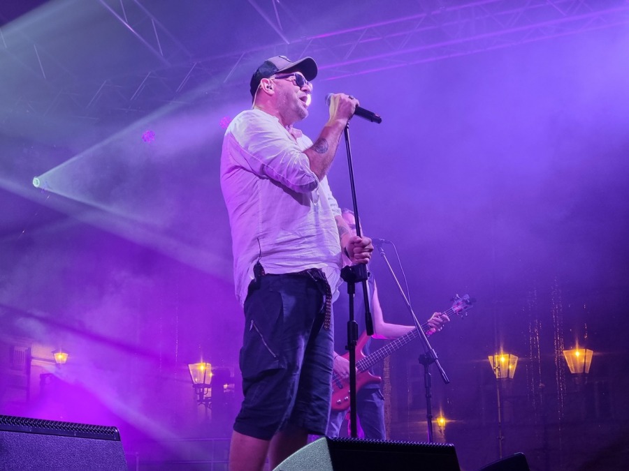 Karolak jest wszędzie! Gwiazdor „Listów do M.” śpiewa w Bielsku-Białej ZDJĘCIA