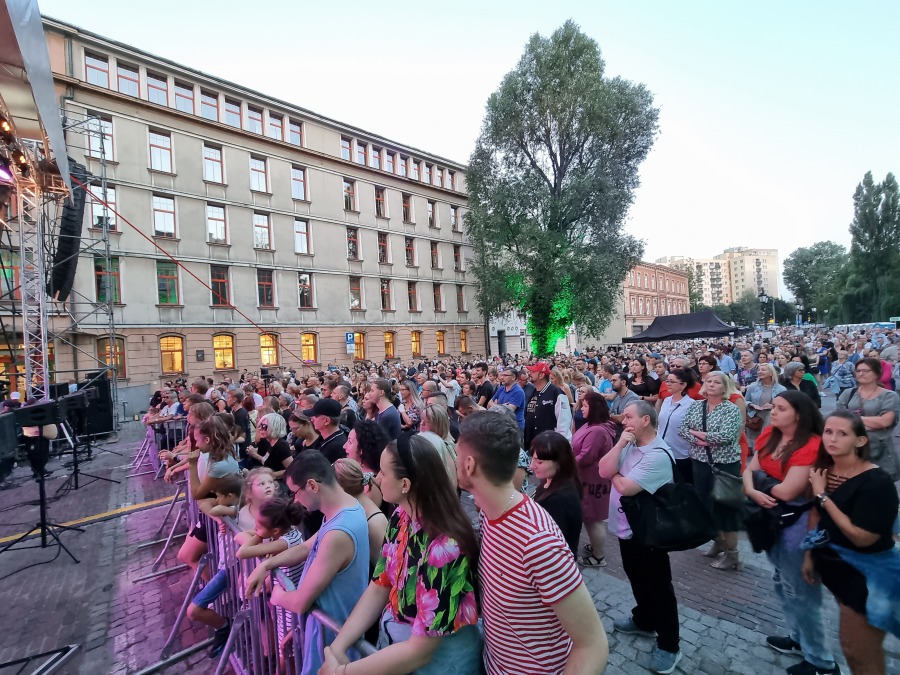 Bielsko-Biała już świętuje! Duża frekwencja na pierwszym koncercie ZDJĘCIA