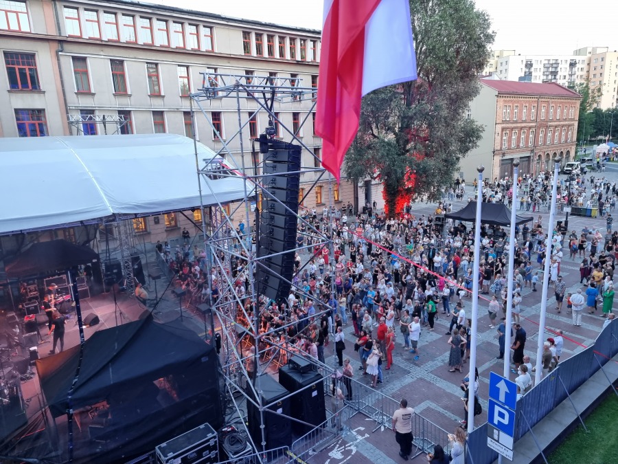 Bielsko-Biała już świętuje! Duża frekwencja na pierwszym koncercie ZDJĘCIA