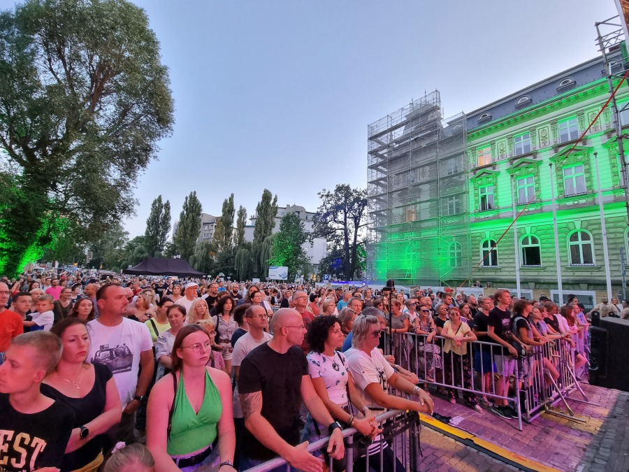 Bielsko-Biała już świętuje! Duża frekwencja na pierwszym koncercie ZDJĘCIA