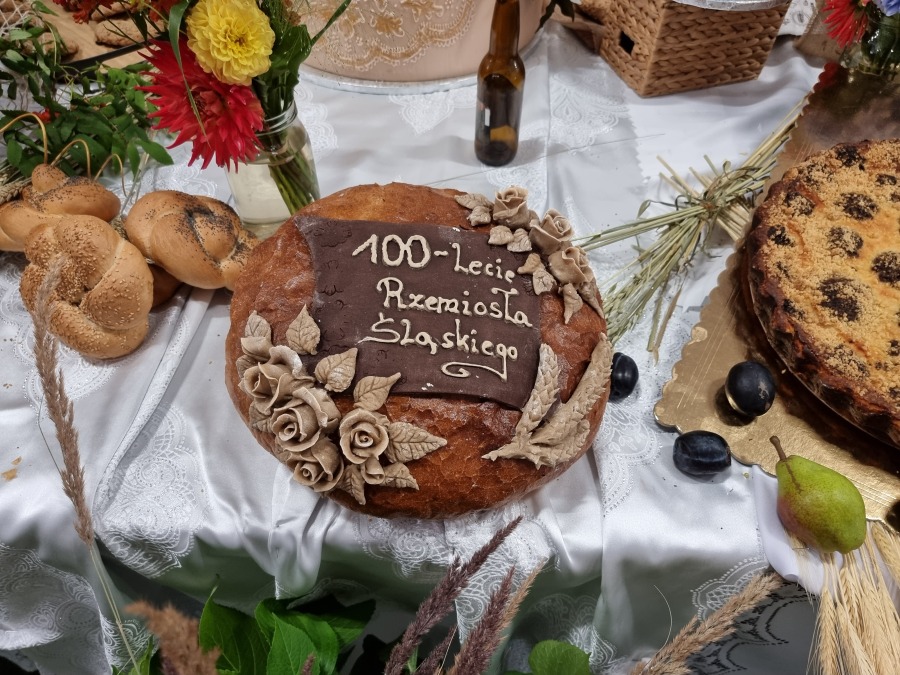 Świąteczny piknik w Parku Słowackiego. Góralskie smyczki, bigos i golonka ZDJĘCIA