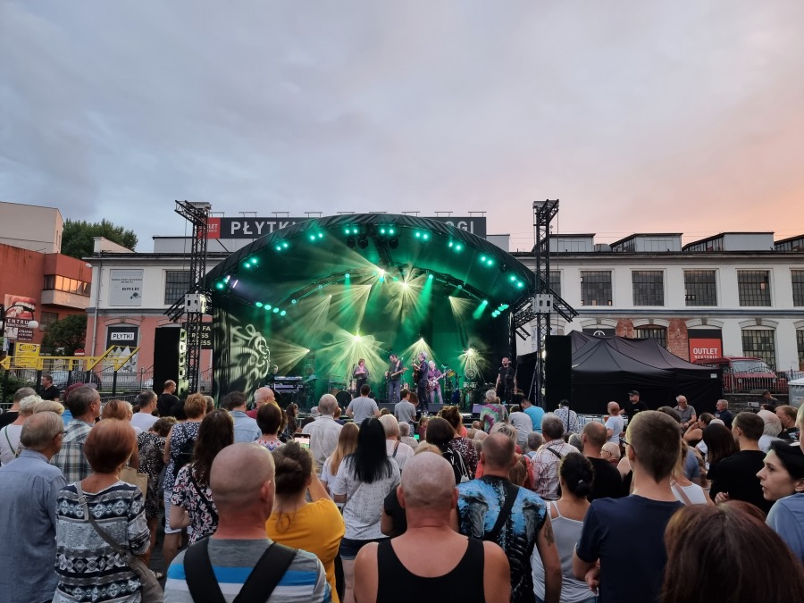 Koncert przed Grepielnią. Interweniowała straż pożarna - foto