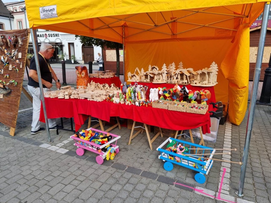 Ruszył długo wyczekiwany jarmark. Dziś i jutro pokazy i degustacje ZDJĘCIA