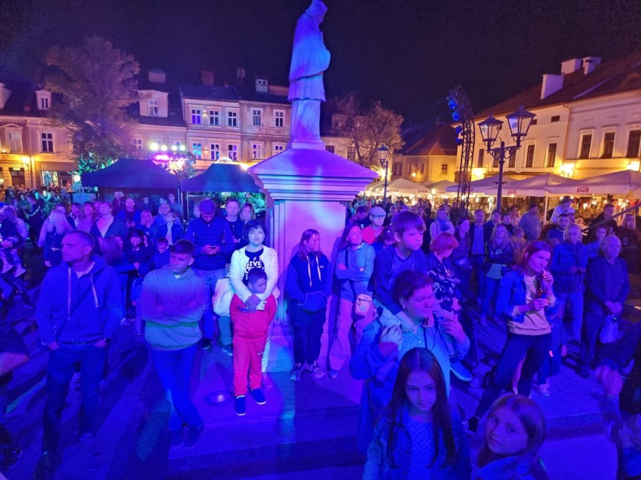 Zachwycająca góra kwiatów na Rynku. Bielsko-Biała tańczy w rytmie ska ZDJĘCIA