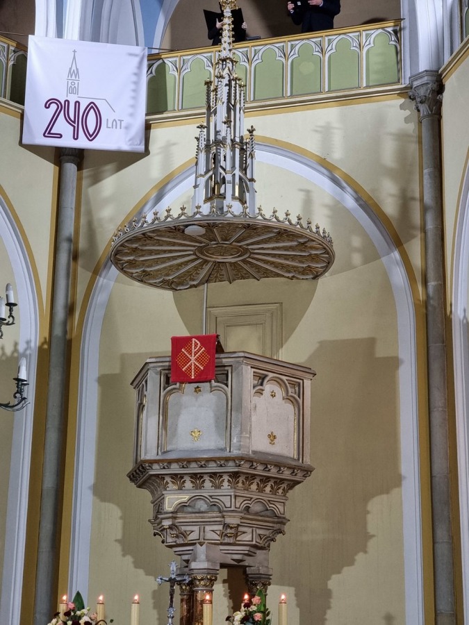Kolebka historii Bielska. Nieczynna nekropolia to enklawa dzikiej przyrody ZDJĘCIA