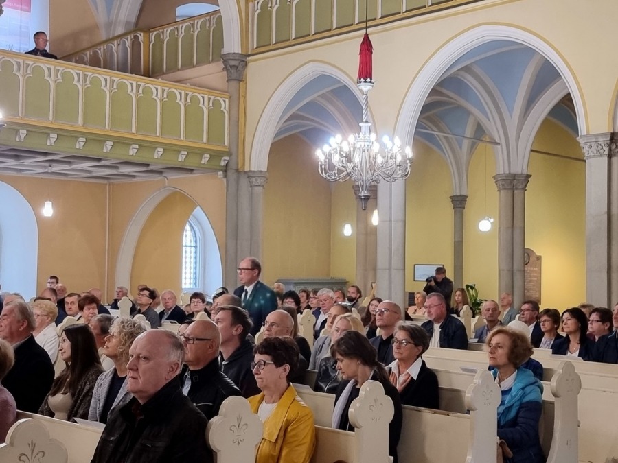 Kolebka historii Bielska. Nieczynna nekropolia to enklawa dzikiej przyrody ZDJĘCIA